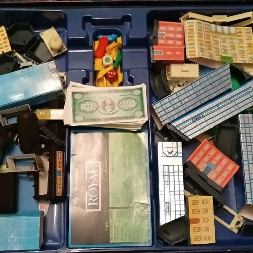 Hotel board game by MB from 1993 like new