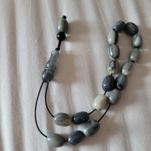 Komboloi with 17 beads like new