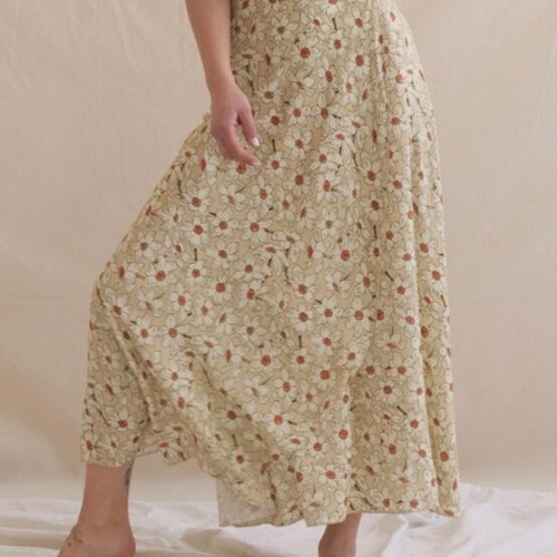 Floral wrap skirt like new, lightweight fabric
