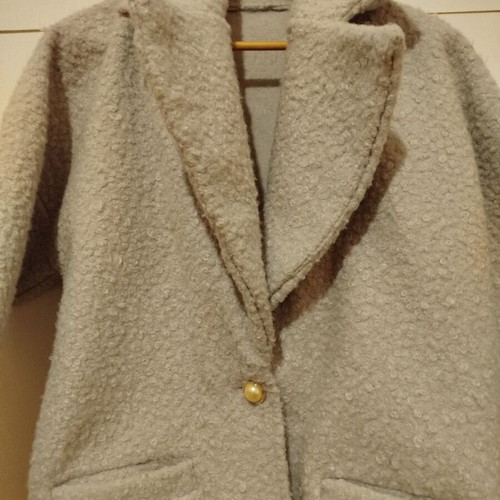 Bouclé gray coat 70% wool like new, small medium