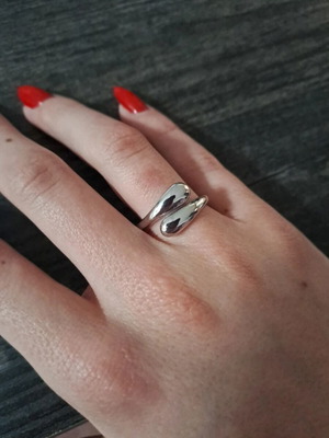 Silver ring new in excellent condition
