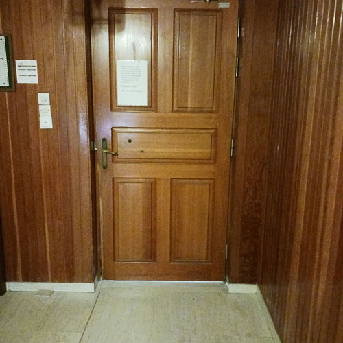 Wooden exterior door used with lock 210x95 cm
