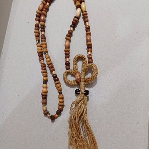 Necklace with wooden beads used
