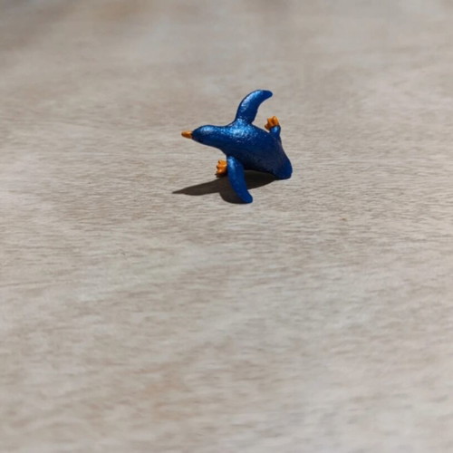 Penguin figure like new, Kinder Natoons miniature
