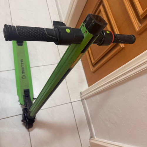 Electric scooter used with electric issue, no charger