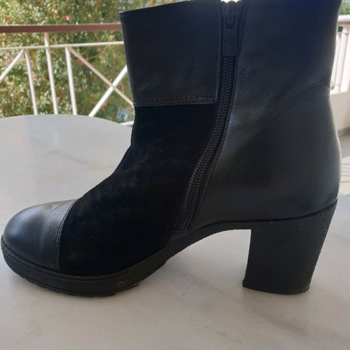 Bournazos ankle boots size 38 leather like new, black