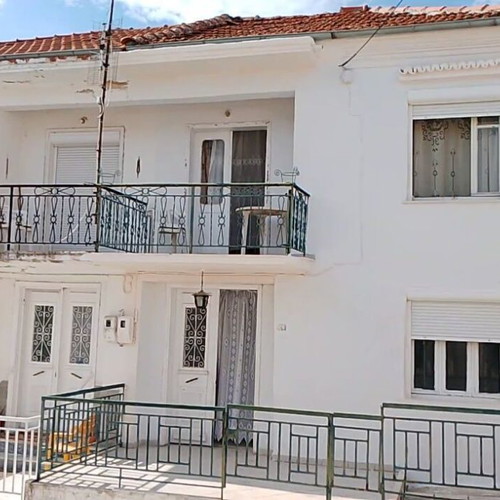 Detached house 100 m² with 4 bedrooms and veranda in Serres