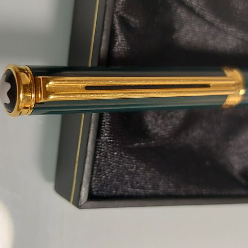 Mont Blanc Nobles Series 1985 pen like new, green rare color