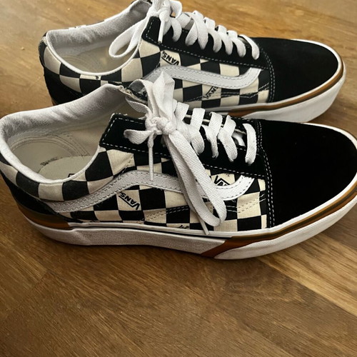 Vans Old Skool women's flatforms sneakers like new, black and white