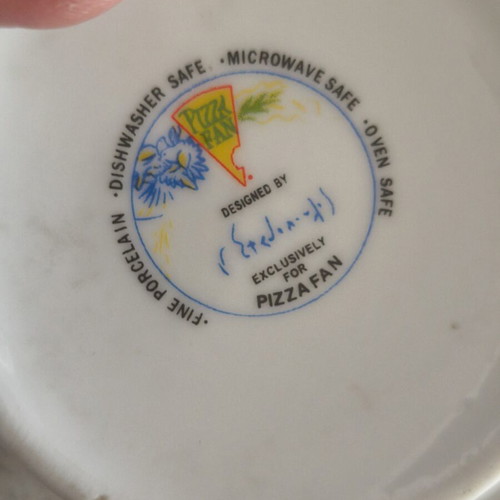 Porcelain mug like new with colorful design