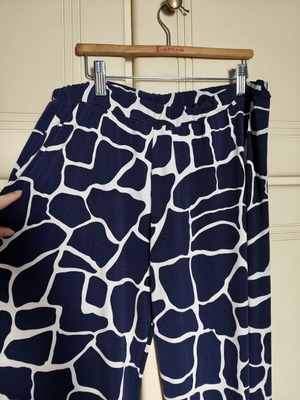 Airy pants like new, white and blue, sizes L/XL