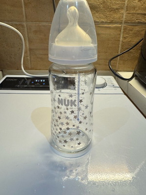 NUK First Choice Plus glass baby bottle with temperature control indicator and silicone nipple M 0-6m, 240ml like new