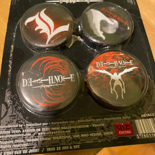 Death Note badges set of 4, like new