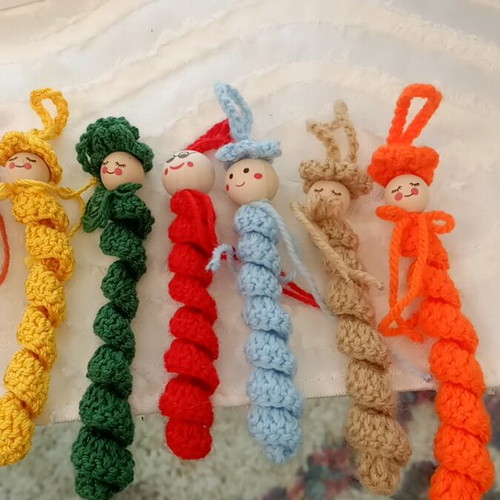 Handmade knitted worms new, set of 8 pieces 12 cm long