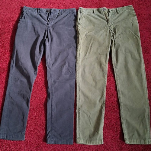 American Eagle chino pants used, gray and green khaki, size 32x34, set of 2
