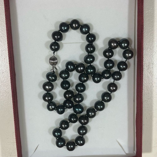 South Sea Black Peacock Necklace new with natural pearls