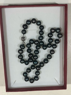 South Sea Black Peacock Necklace new with natural pearls