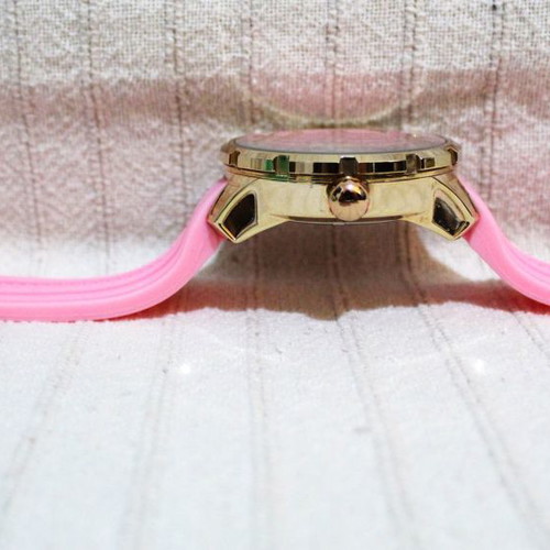Ferendi women's watch new with pink rubber strap