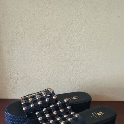 Flatforms with studs Luigi size 41 new, black
