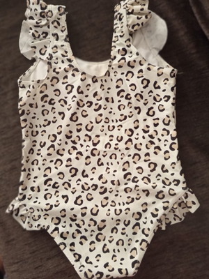 Animal Print Girls' One-Piece Swimsuit like new, size 5-6 years