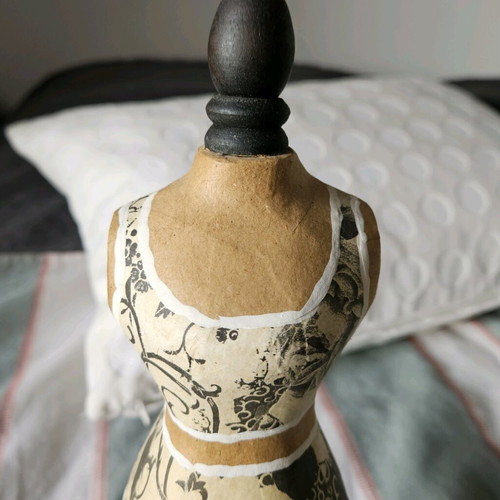 Decorative sewing model like new
