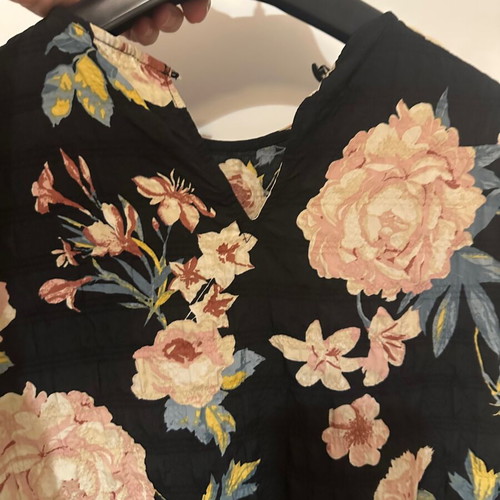 Zara Crinkle dress like new, black with multicolor flowers, size S