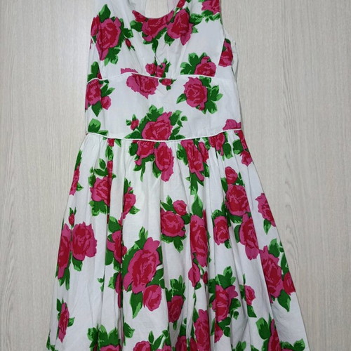 Sfera dress like new, 100% cotton with white base and pink floral print, size L