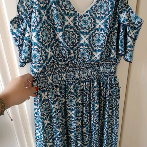 Women's maxi printed dress like new, white and blue, size L