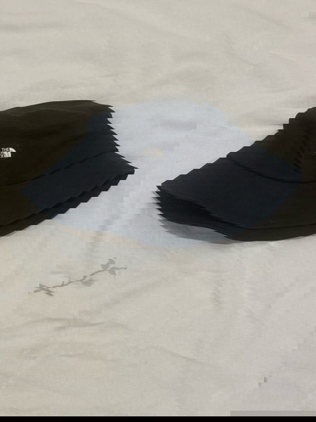  The North Face bucket hat