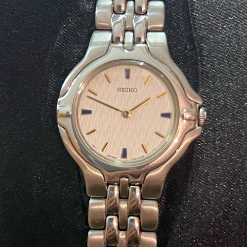 Seiko Elegant 27mm Sapphire Crystal New Women's Watch Gray