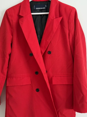 Red blazer like new, sizes M and L