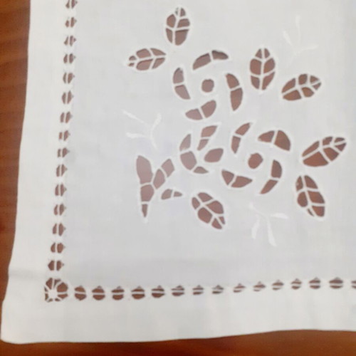 White Cutwork Machine Square 54×54cm new