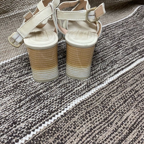Hispanitas leather sandals like new, size 38, white