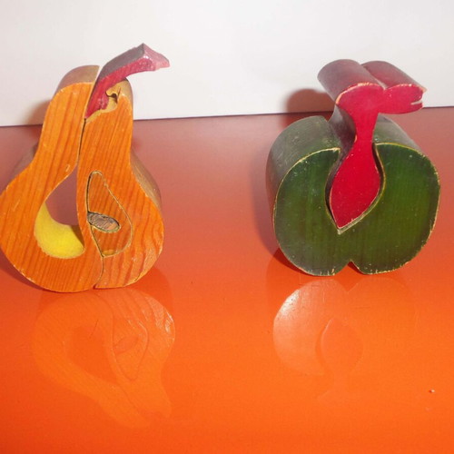 Wooden educational fruit toys used, set of 2 (pear and apple)