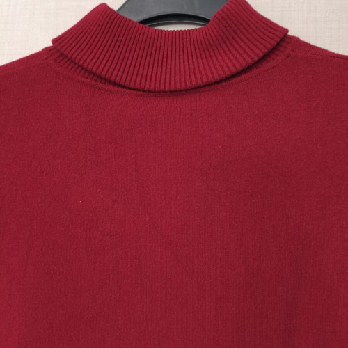 Women's red mock neck sweater with embossed design size M like new