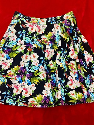 tally weijl woman's floral skirt size 34, xs