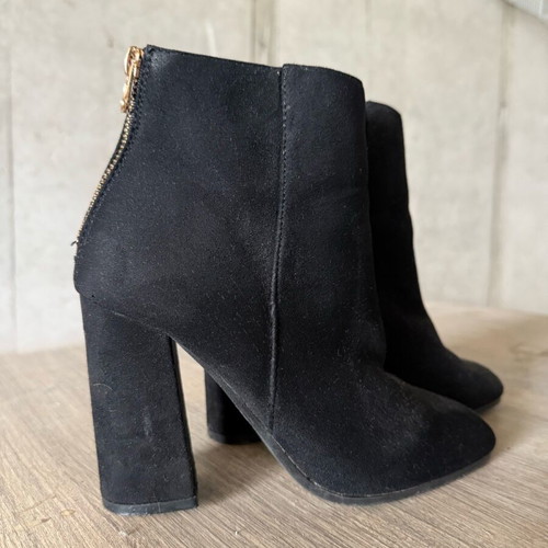 Alta Moda black castor ankle boots size 37 like new