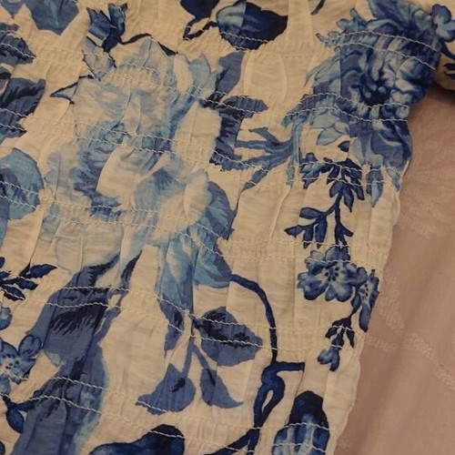 H&M Cropped Off Shoulder Top new, floral, medium, blue shades