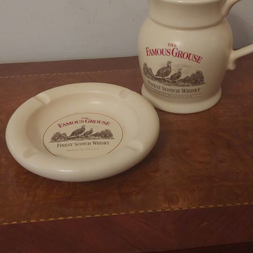 Famous Grouse-Wade PDM England vintage pub set, like new