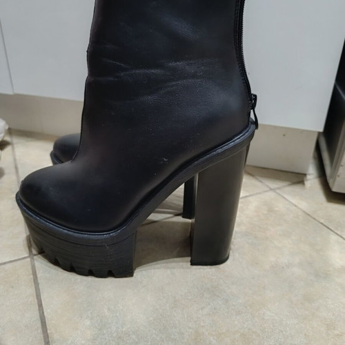 High boots like new, black, size 38, platform heel