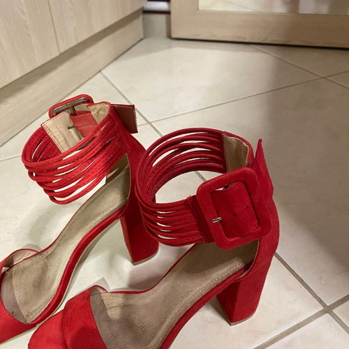 Red sandals like new, size 40, 10cm heel