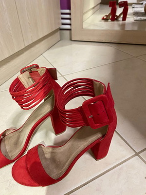Red sandals like new, size 40, 10cm heel