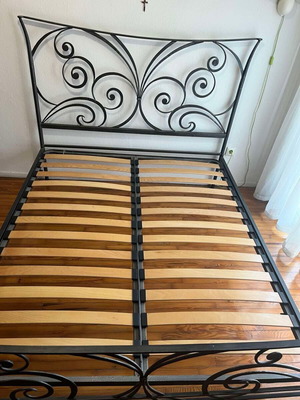 Handmade Italian iron double bed like new