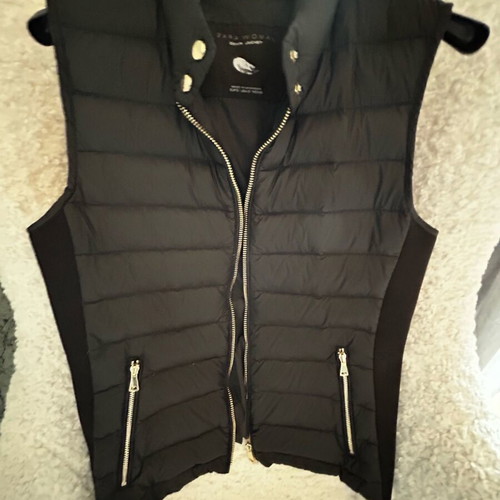 Zara vest with down black small like new