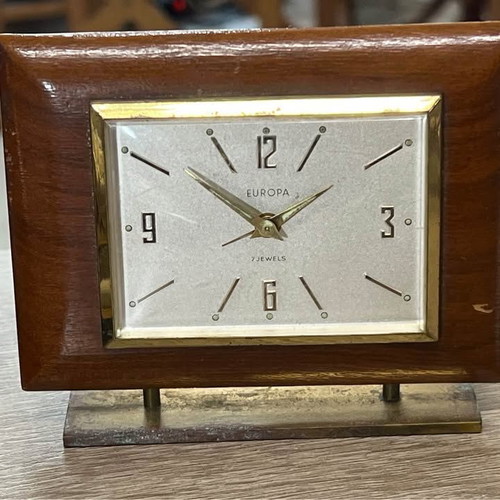 Vintage wind-up clocks Seiko and Europa used, need service, set of 2