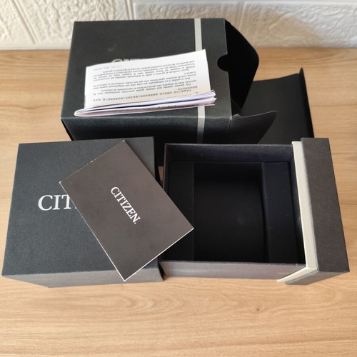Citizen watch package nj0159-86a like new with booklet and paperwork
