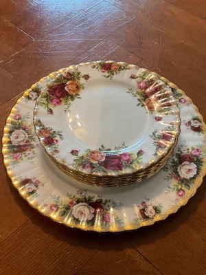 Σετ πιάτων παστας Royal Albert old country roses 7 τμχ σαν καινούργιο