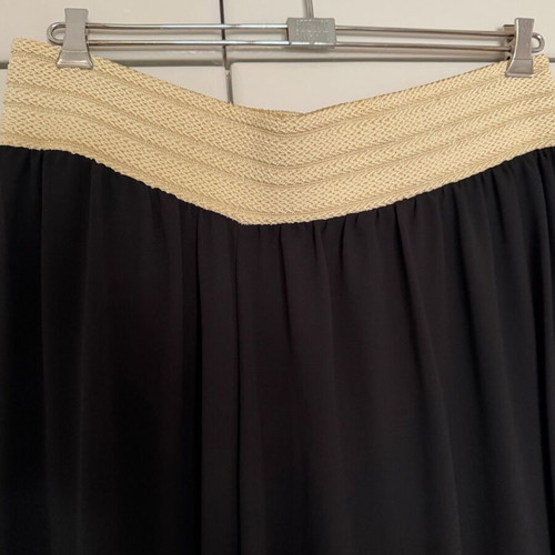 Maxi skirt black with elastic like new, size S/M