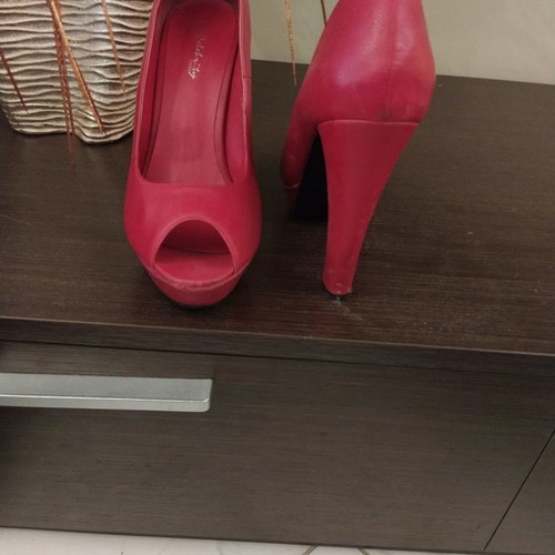 leather pump