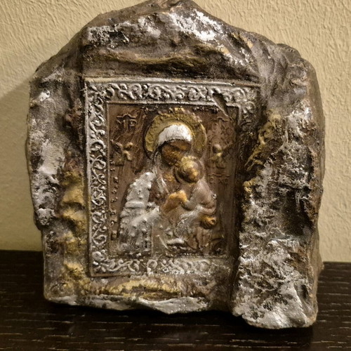 Image on stone like new, height 13 cm